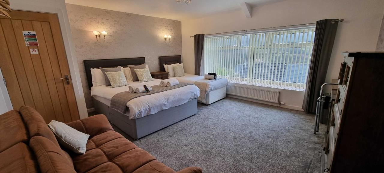 The New Lodge Pontardawe Buitenkant foto