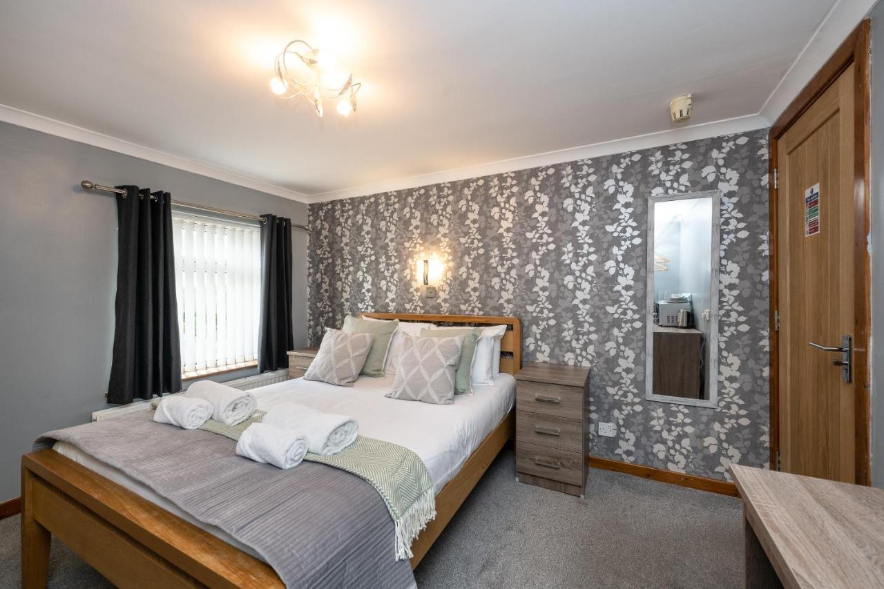 The New Lodge Pontardawe Buitenkant foto