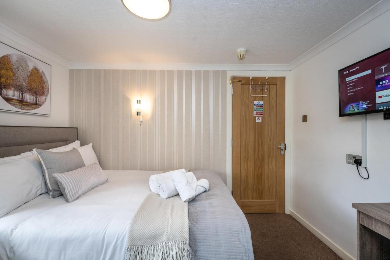 The New Lodge Pontardawe Buitenkant foto