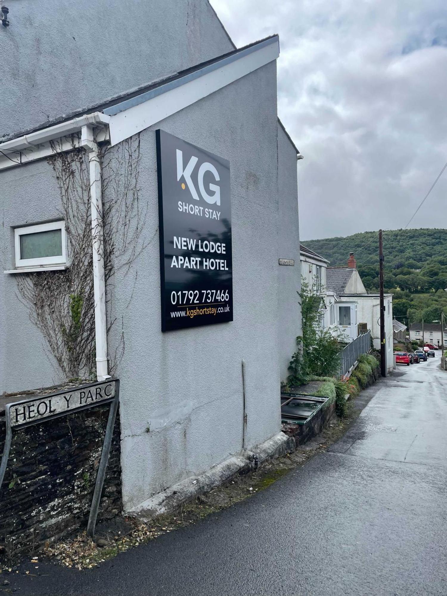 The New Lodge Pontardawe Buitenkant foto