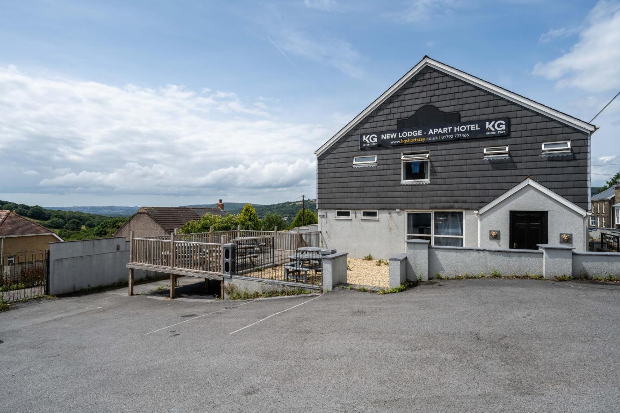 The New Lodge Pontardawe Buitenkant foto